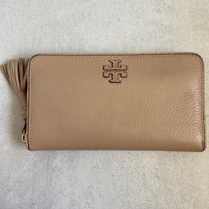 Tory Burch McGraw zip around wallet